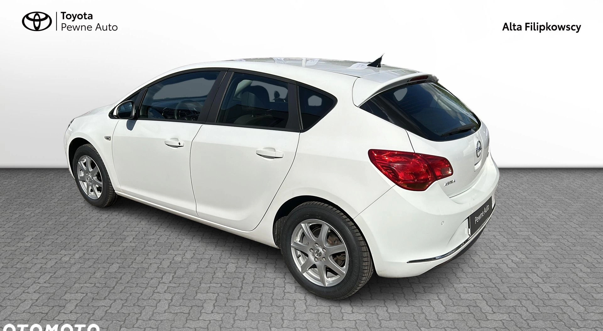 Opel Astra cena 25900 przebieg: 219214, rok produkcji 2012 z Żmigród małe 232